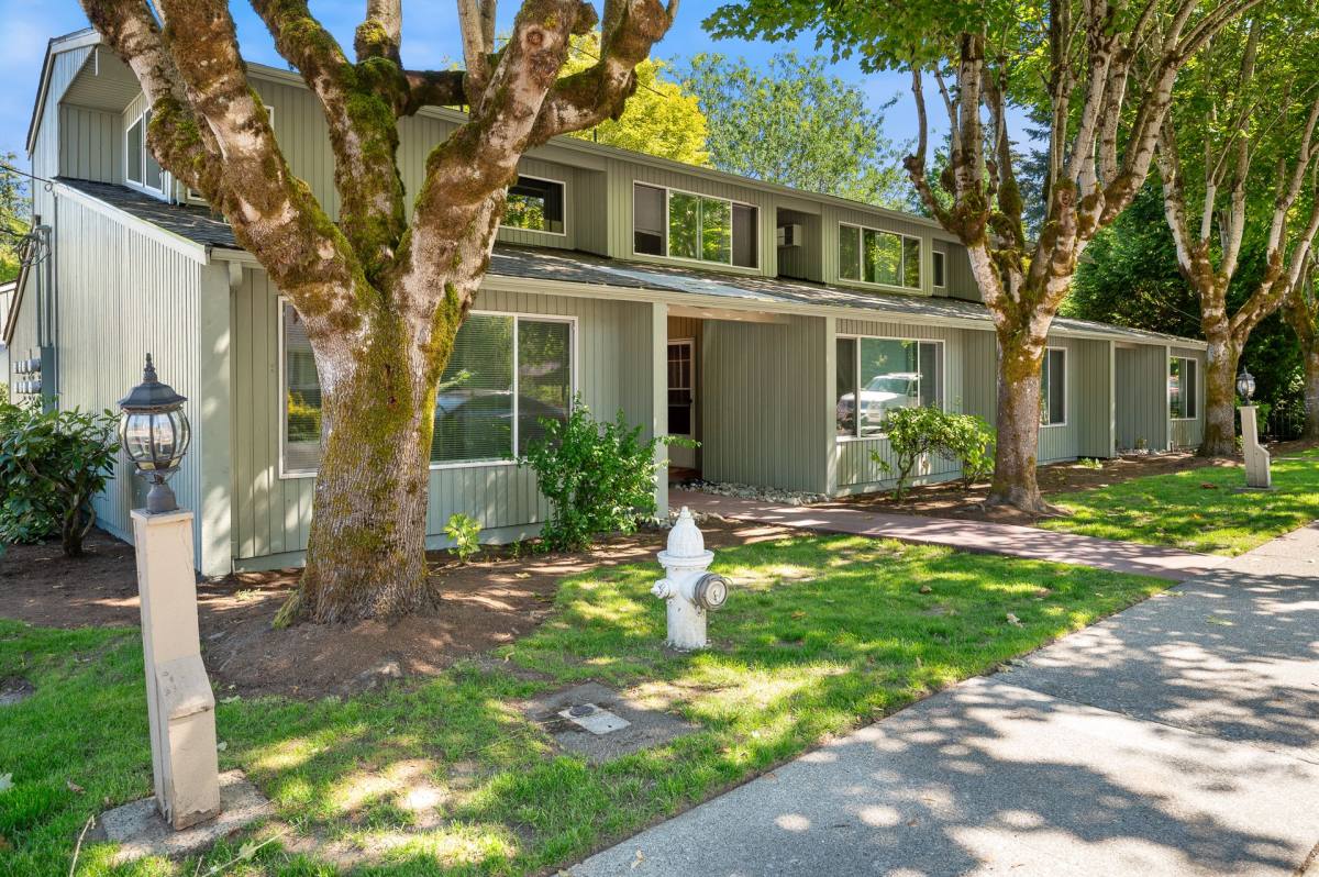 Apartment for rent at 865 2nd Ave NW, Issaquah, WA 98027