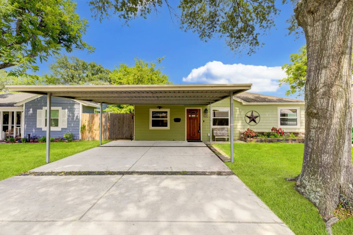 House for rent at 1634 Walton St, Houston, TX 77009