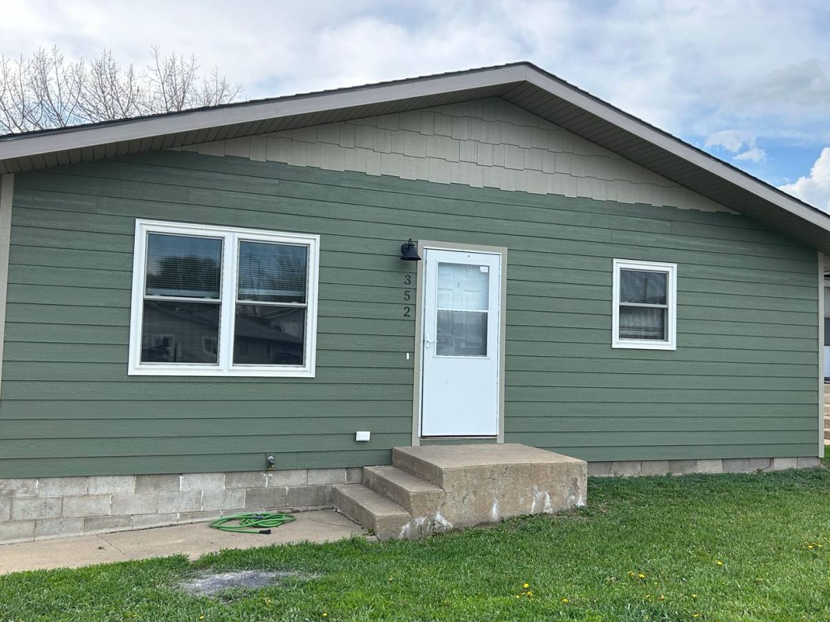 Apartment for rent at 352 2nd Ave SW, Dickinson, ND 58601