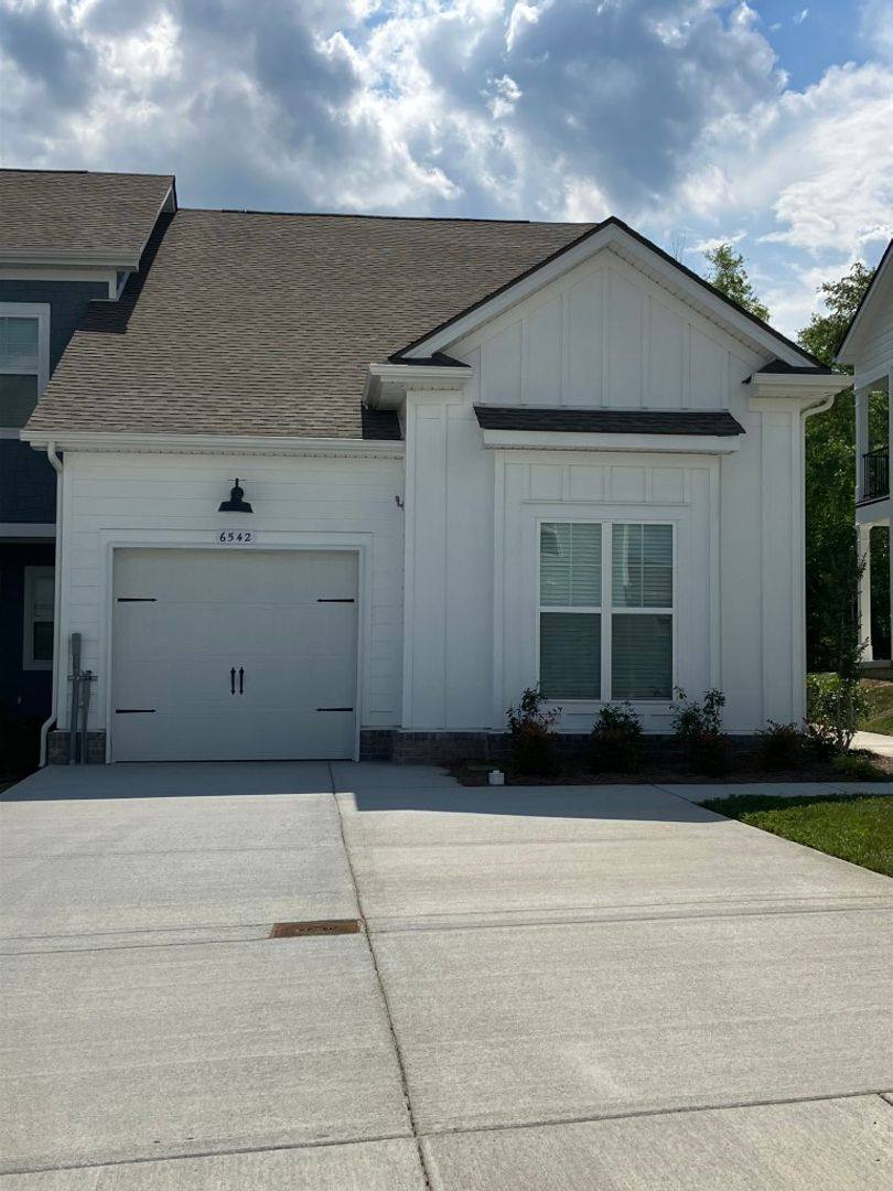 Townhouse for rent at 6542 Wilford Court, Smyrna, TN 37167