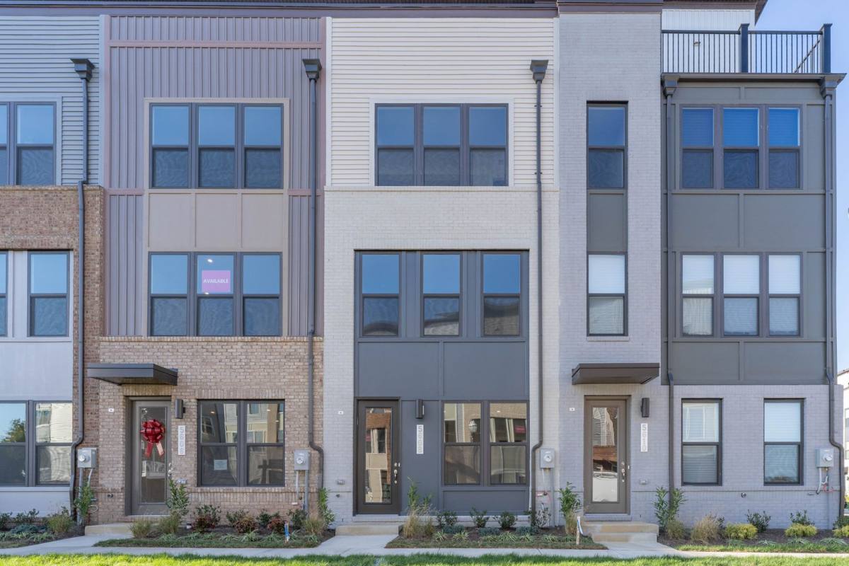 Townhouse for rent at 5610 Alpha Ridge Ave, Hyattsville, MD 20782
