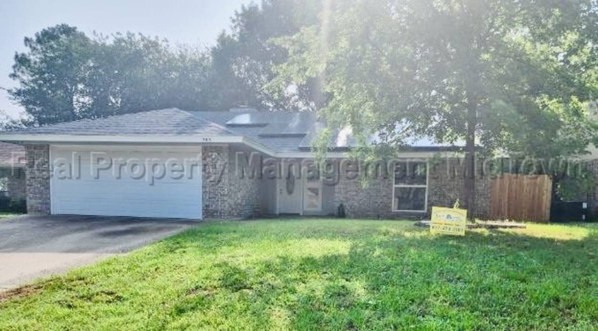 House for rent at 703 Matthews Court, Arlington, TX 76012