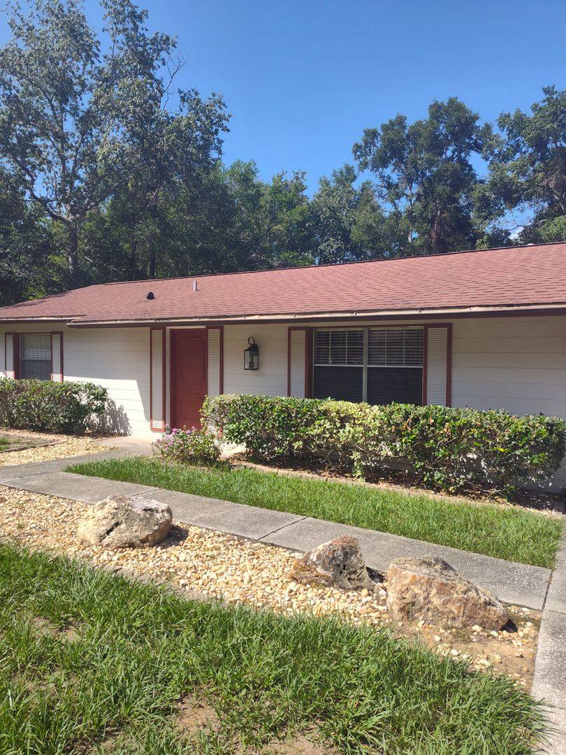 House for rent at 10112 N Deltona Blvd, Dunnellon, FL 34434