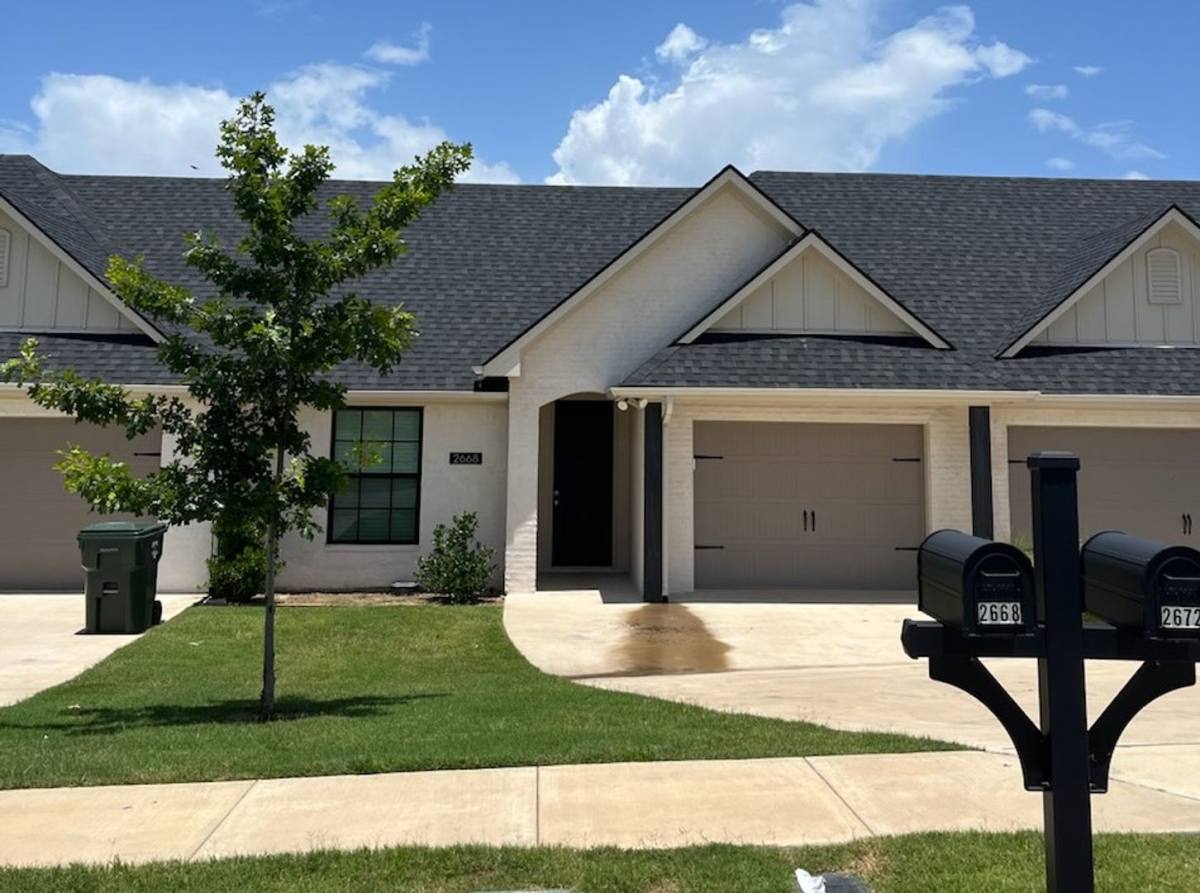 Townhouse for rent at 2668 Barbee Rd, Whitehouse, TX 75791
