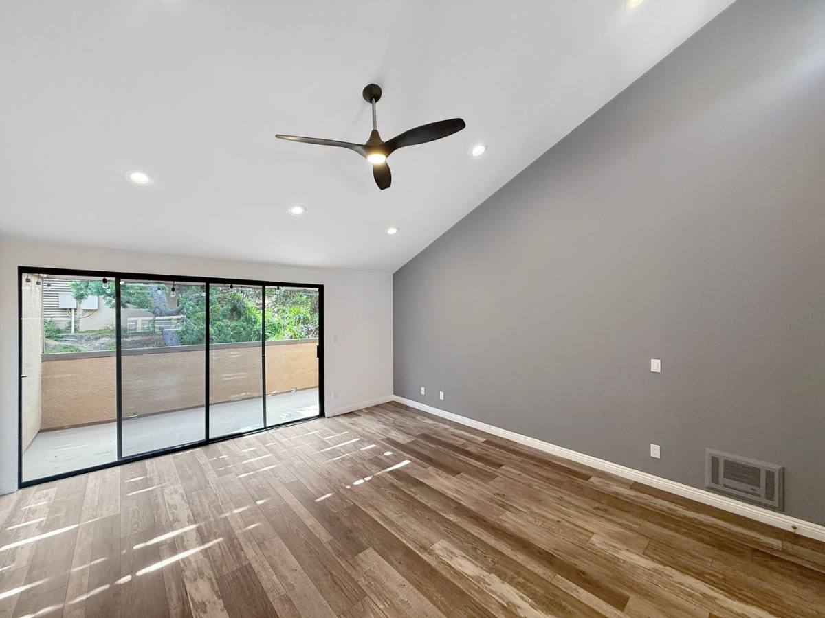 Apartment for rent at 6186 Agee St #264, San Diego, CA 92122