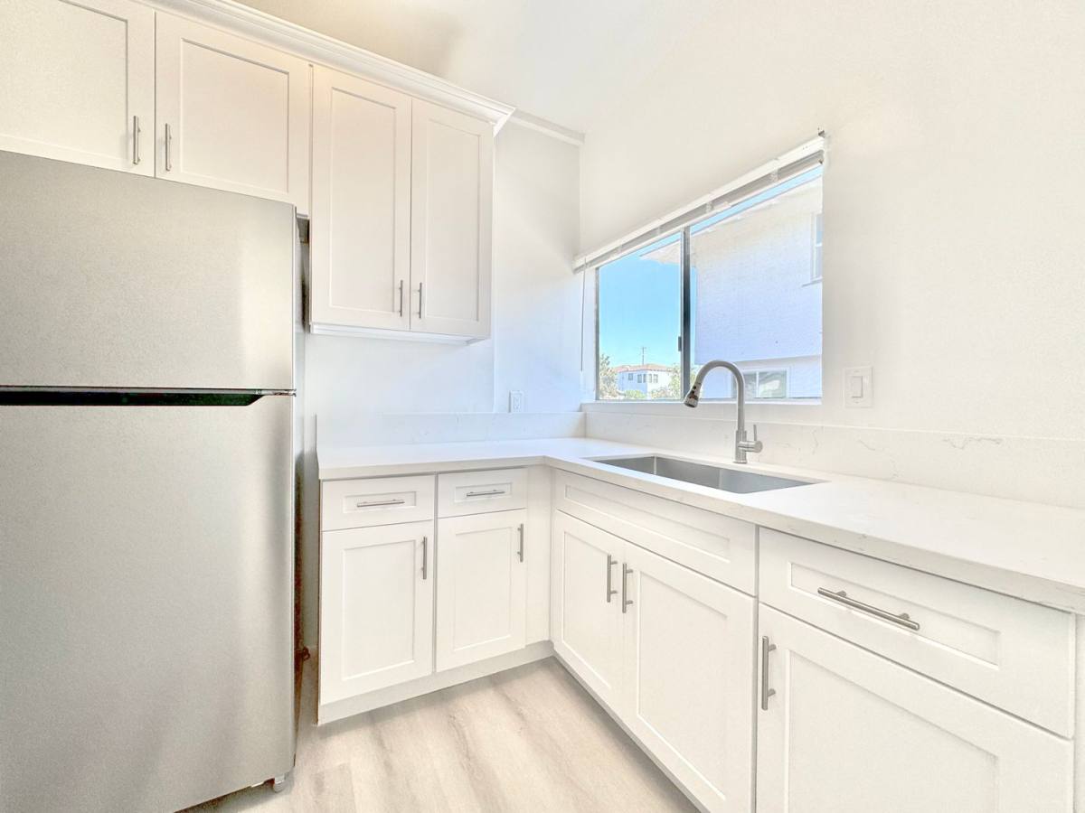 Apartment for rent at 1794 W 24th St, Los Angeles, CA 90018