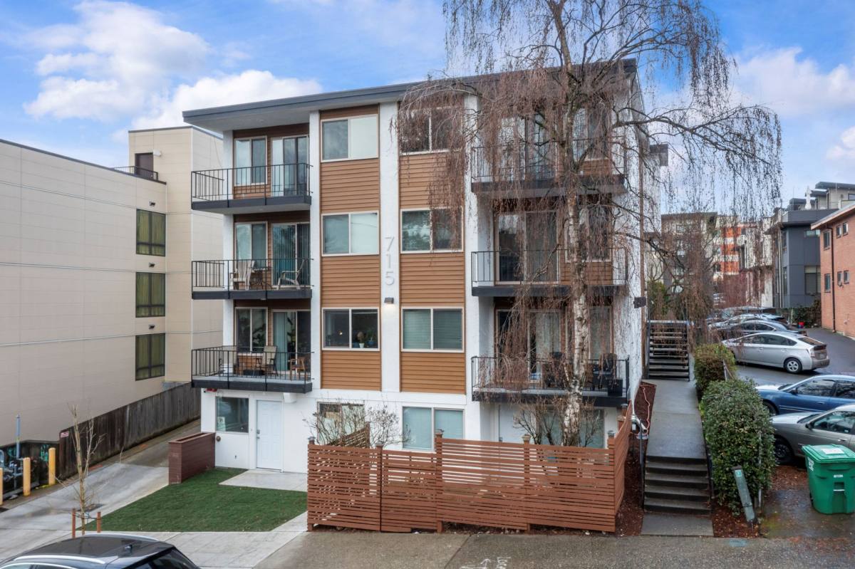 Apartment for rent at 715 Nob Hill Ave N, Seattle, WA 98109