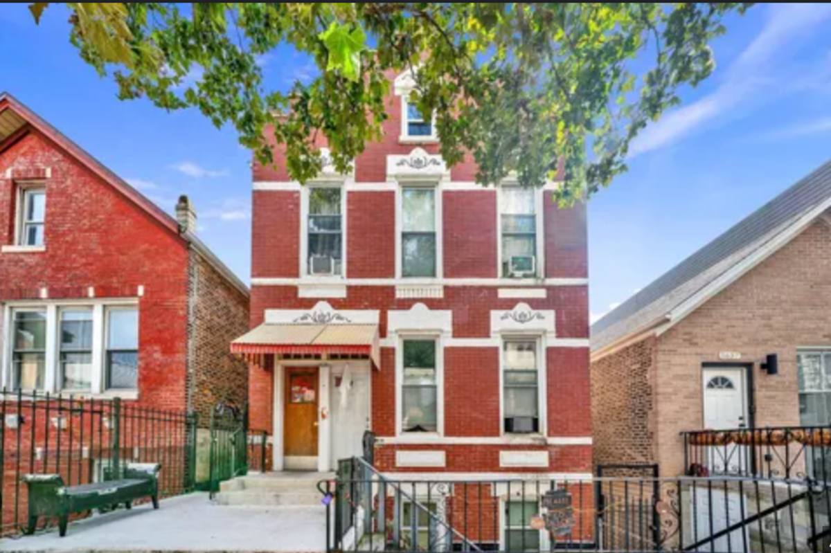 Apartment for rent at 1328 W 18th Place, Chicago, IL 60608
