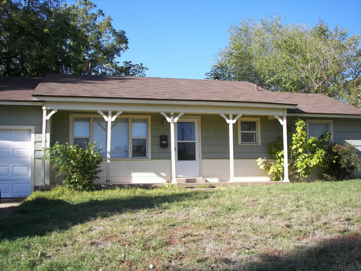 House for rent at 929 Locust Lane, Oklahoma City, OK 73110