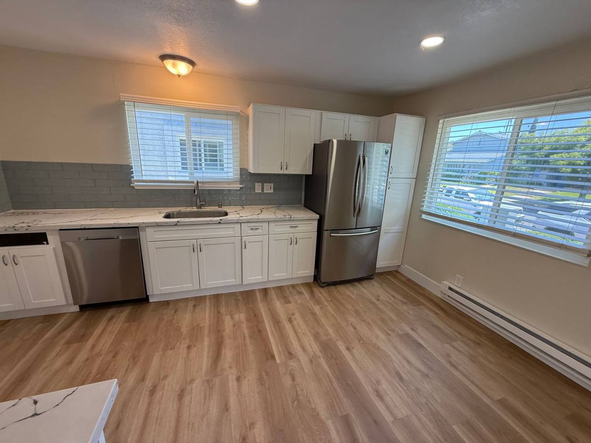 Apartment for rent at 5851 El Zuparko Dr, San Jose, CA 95123