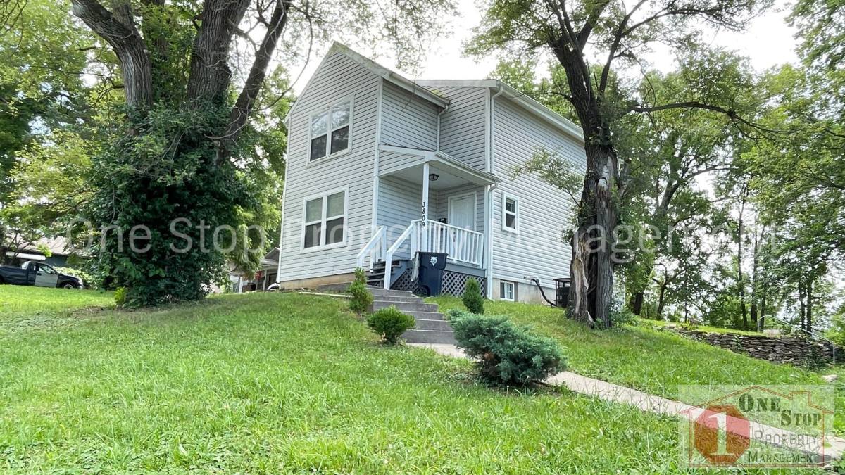 House for rent at 3809 E 68th Terrace, Kansas City, MO 64132