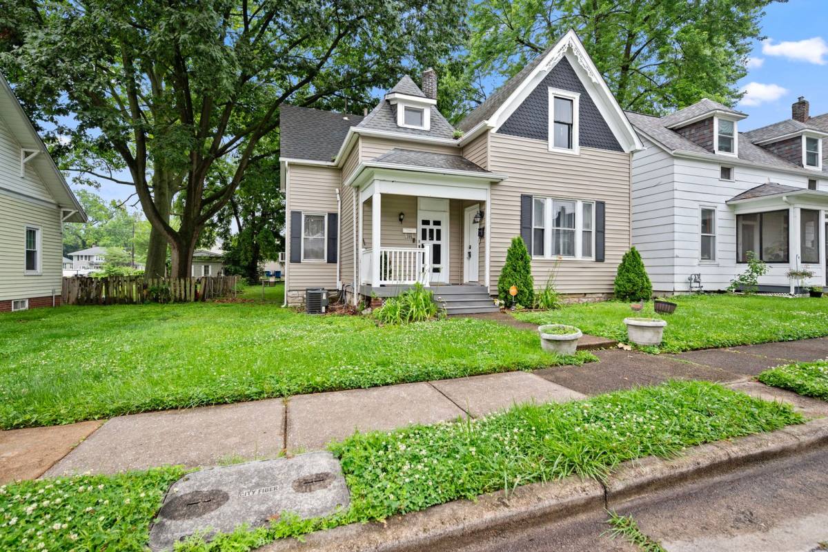 Apartment for rent at 1st Floor, Saint Charles, MO 63301