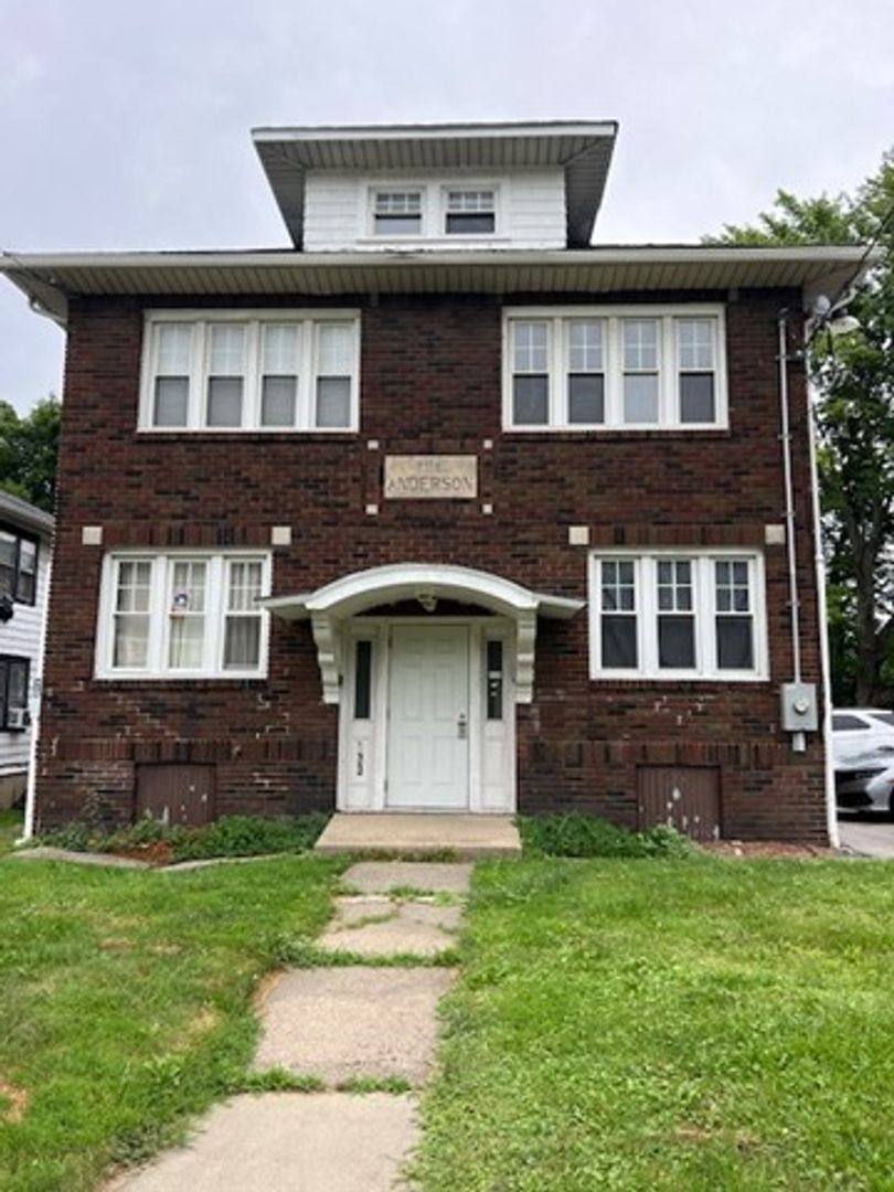 Apartment for rent at 633 Brown St, Akron, OH 44311