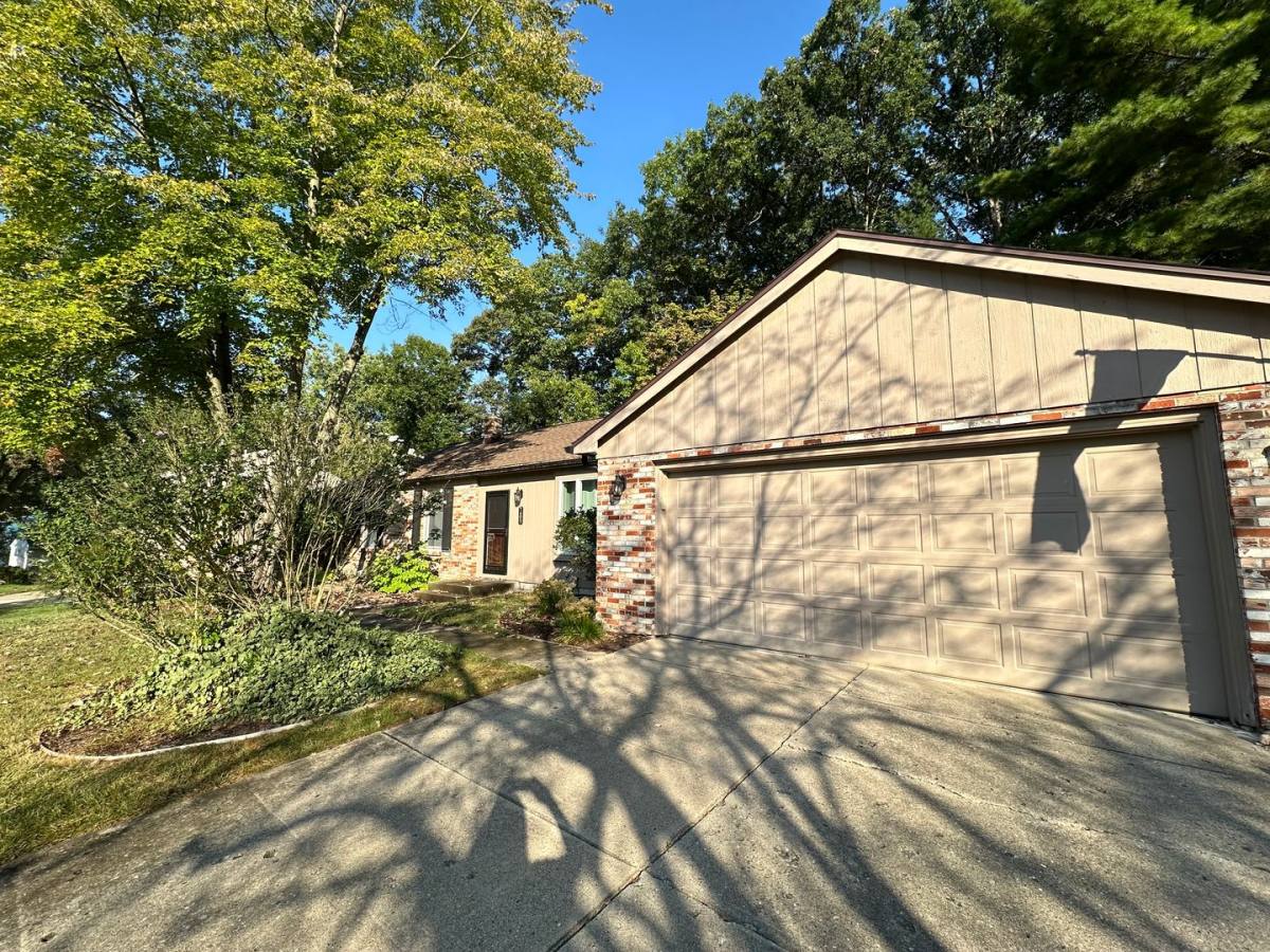 485 Edgeworth Dr SE, Ada, MI 49301