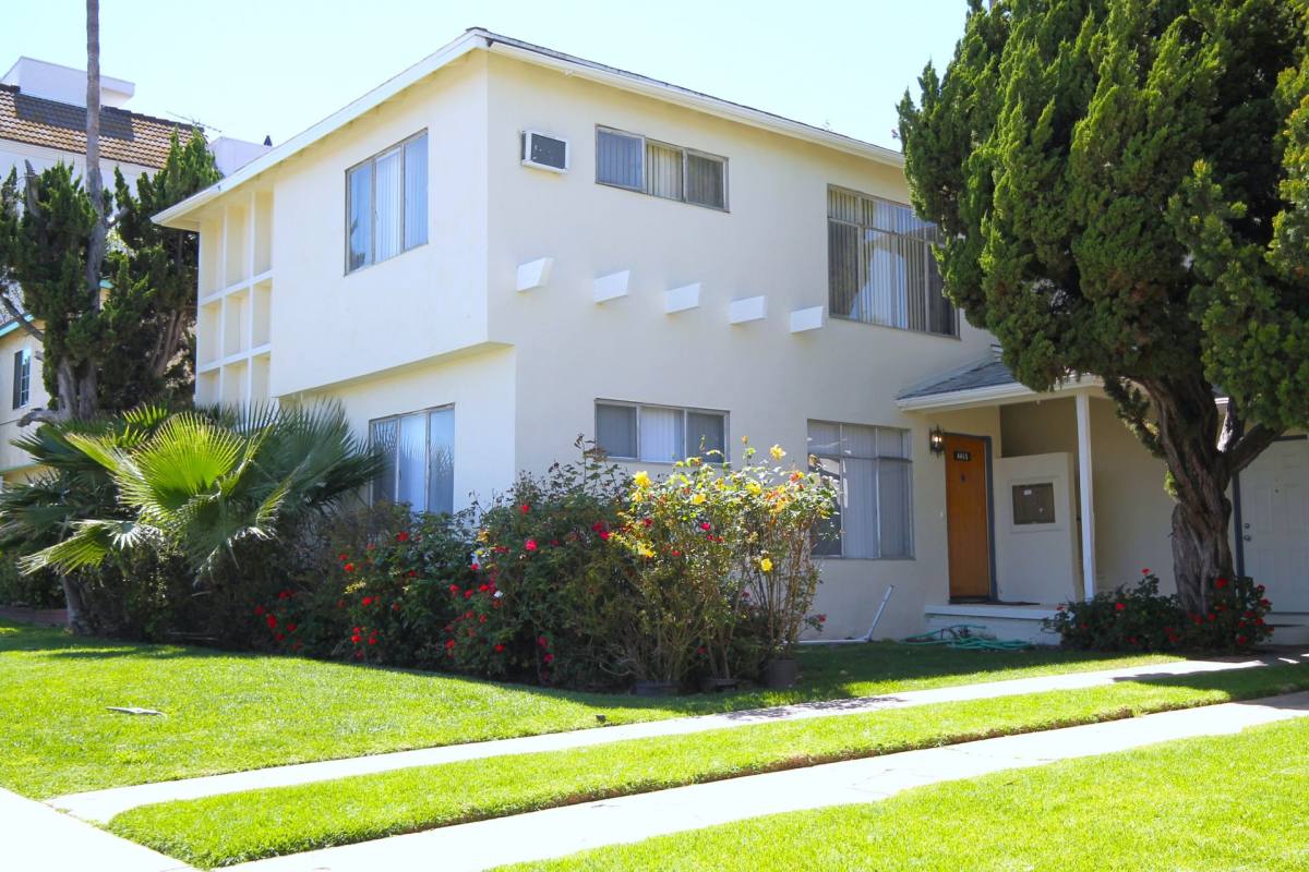 Apartment for rent at 4465 Hazeltine Ave, Sherman Oaks, CA 91423