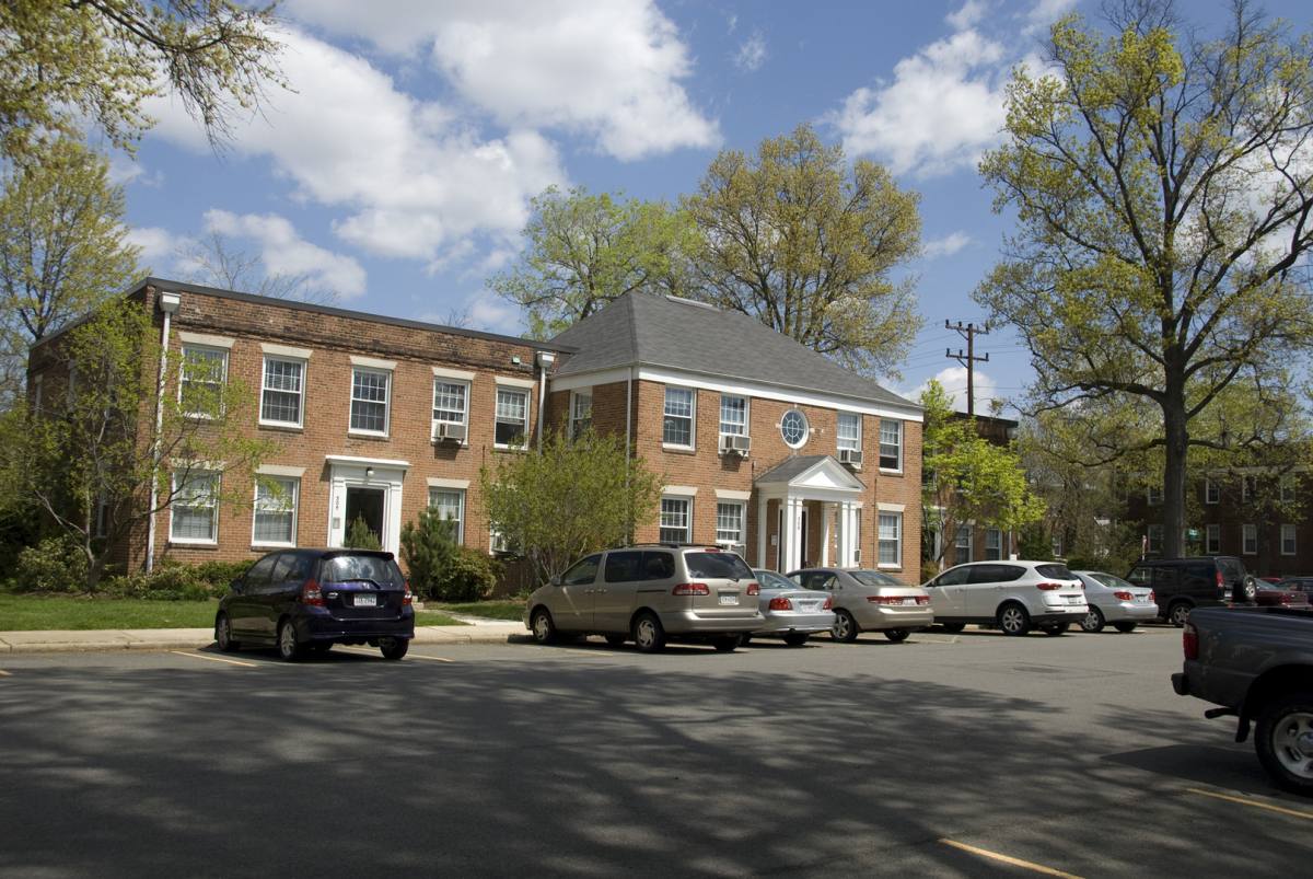 Apartment for rent at 200 E Glendale Ave, Alexandria, VA 22301