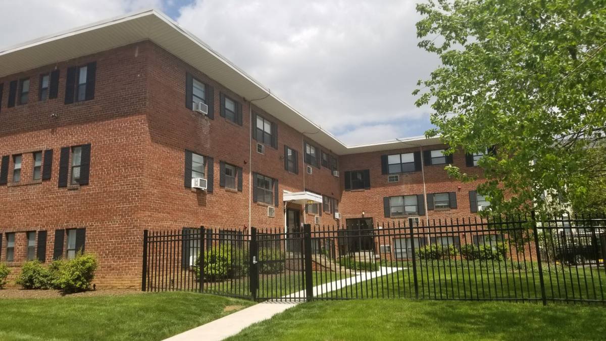 Apartment for rent at 1215 N Quinn St, Arlington, VA 22209