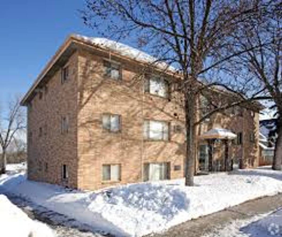 Apartment for rent at 905 1447 1721 1651 7th St, Saint Paul, MN 55117