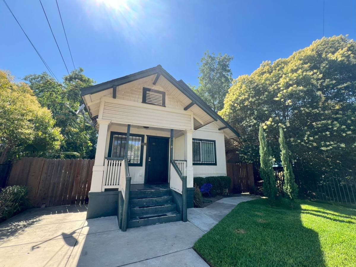 House for rent at 3440 38th St, Sacramento, CA 95817