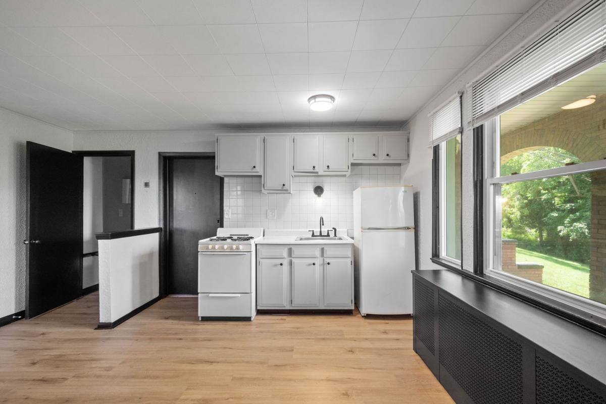 Apartment for rent at 1855 Montour St Extension, Coraopolis, PA 15108