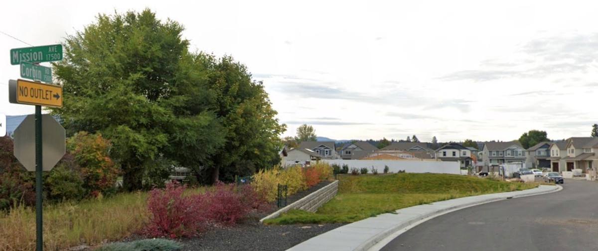 Townhouse for rent at 1525 N Corbin Rd, Greenacres, WA 99016