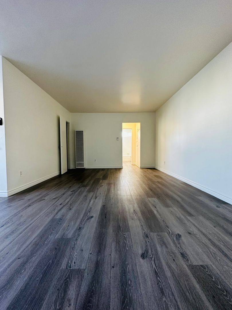 Apartment for rent at 5635 Laurel Canyon Blvd, Valley Village, CA 91607