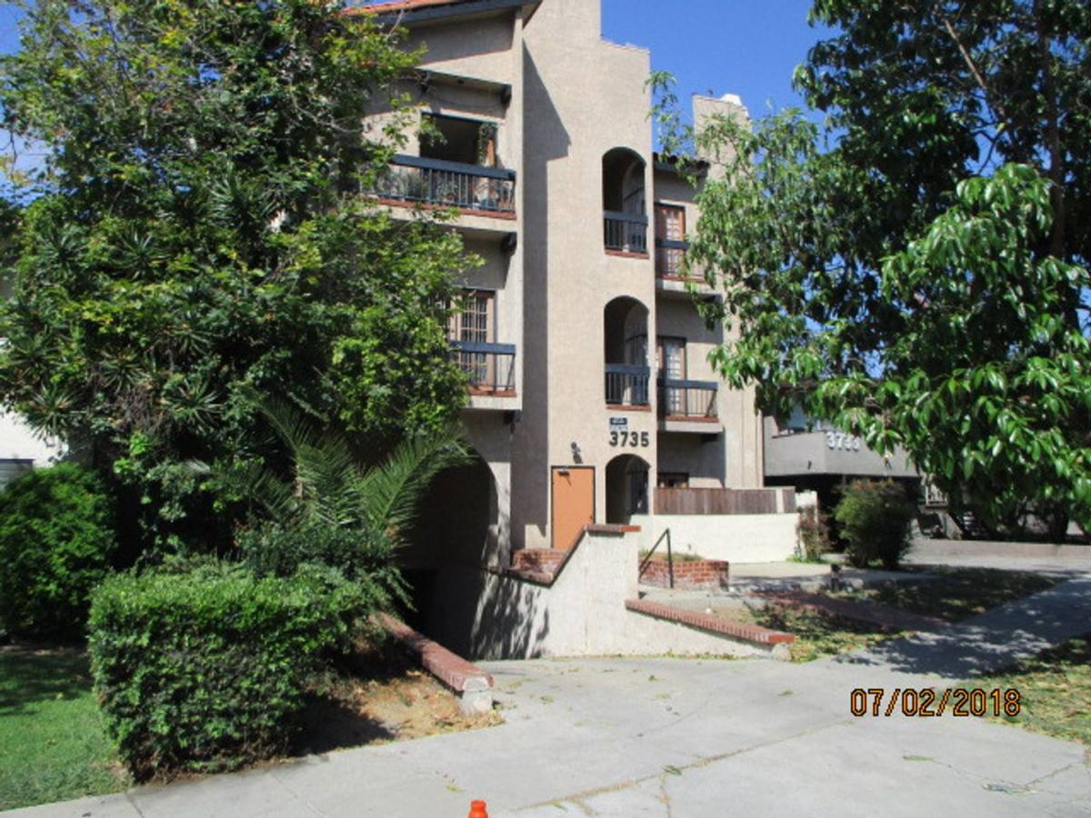 Apartment for rent at 3735 Keystone Ave, Los Angeles, CA 90034