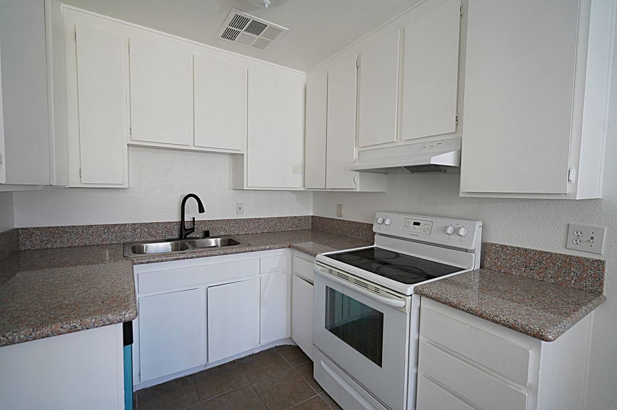 Apartment for rent at 557 S El Cielo Rd, Palm Springs, CA 92264
