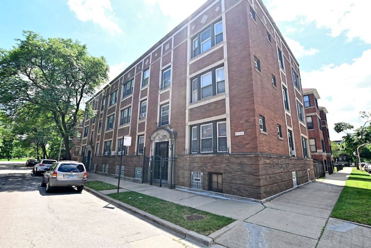 Apartment for rent at 5034-5042 S Champlain Ave, Chicago, IL 60615