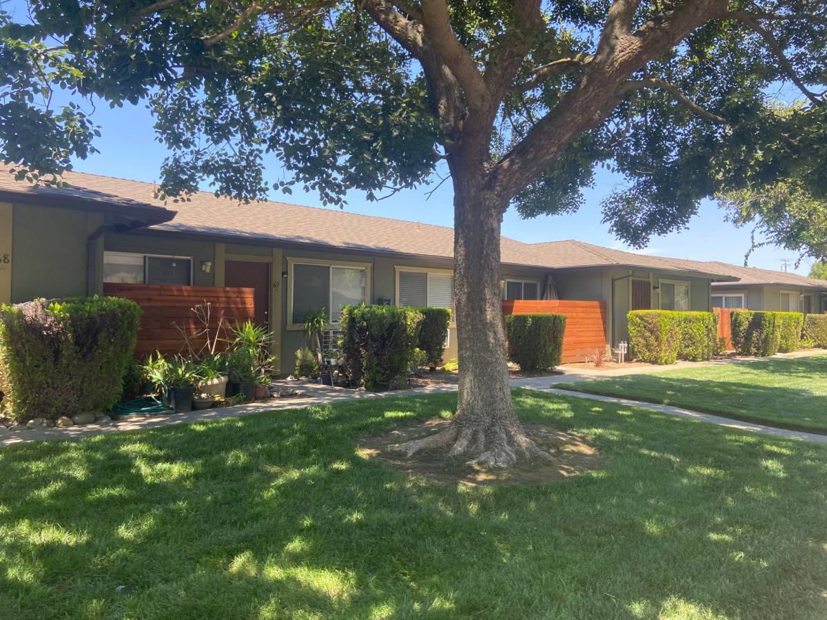 Apartment for rent at 9521 Emerald Park Dr, Elk Grove, CA 95624