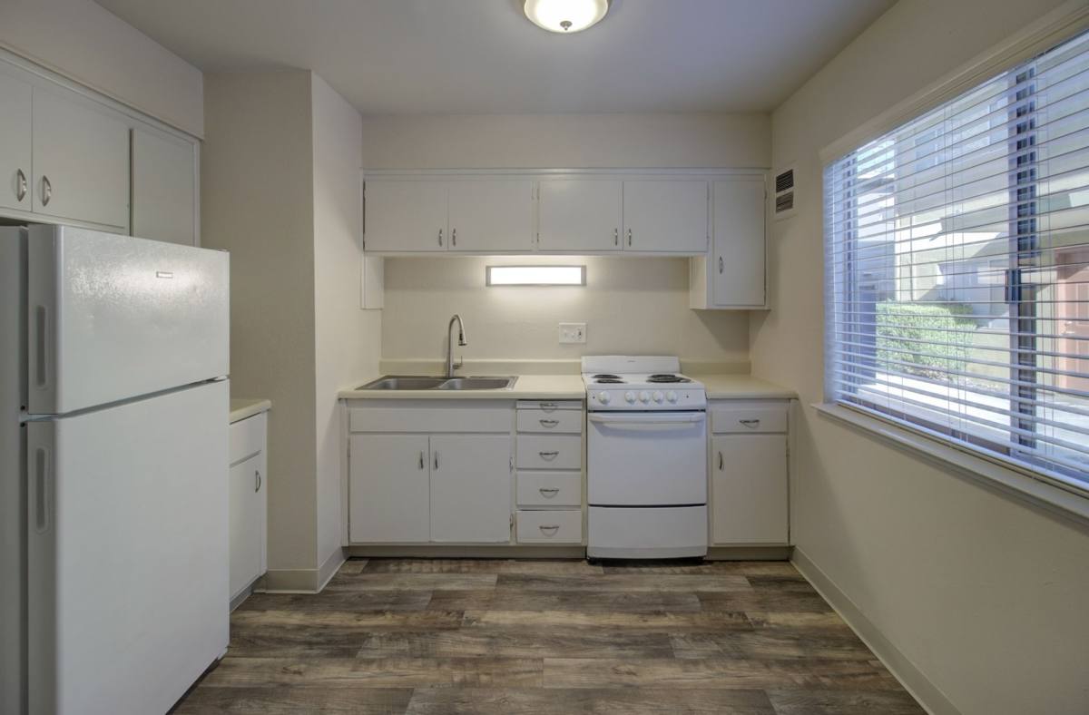 Townhouse for rent at 3742 4th Ave, Sacramento, CA 95817