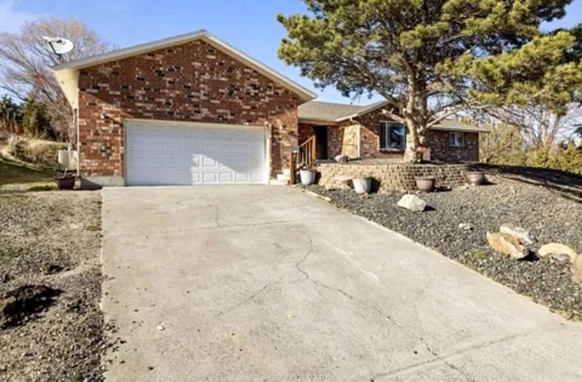House for rent at 4202 Maple Lane, West Richland, WA 99353