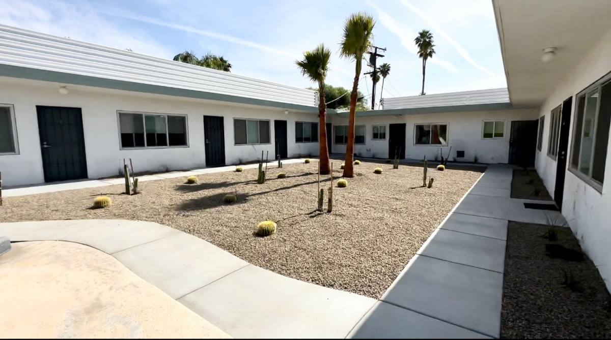 Apartment for rent at 700 N Riverside Dr, Palm Springs, CA 92264