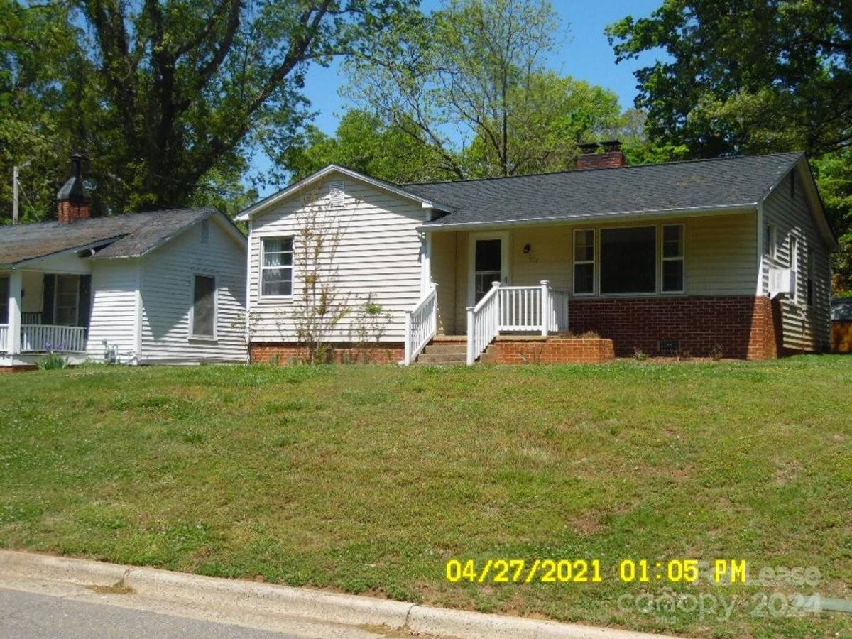 House for rent at 721 E Sharpe St, Statesville, NC 28677