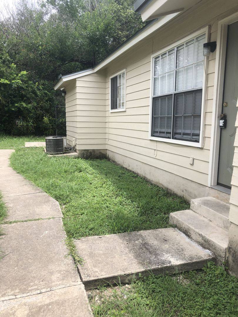 Apartment for rent at 844 E Sunshine Dr, San Antonio, TX 78228