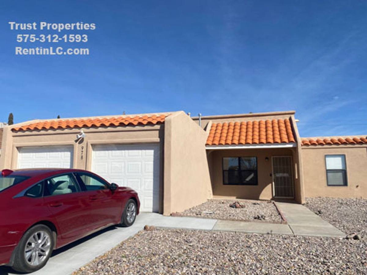 House for rent at 978 Ivydale Dr, Las Cruces, NM 88005