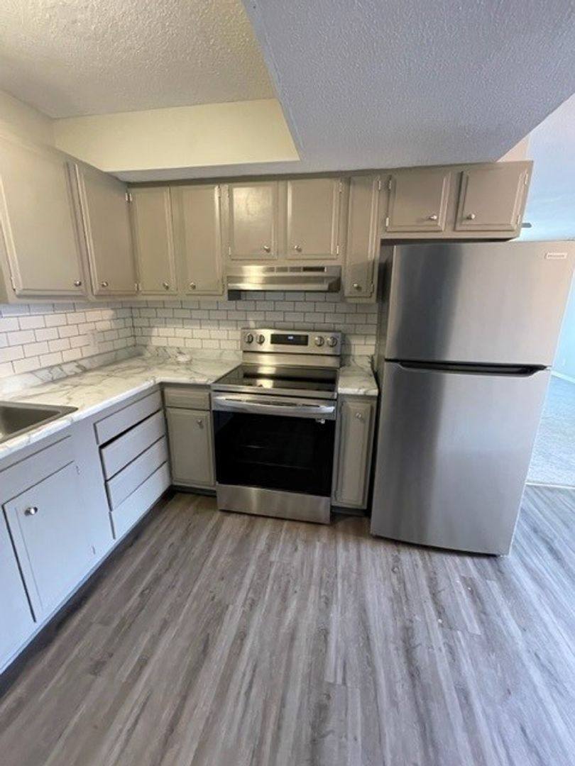 Apartment for rent at 1942 G St, Lincoln, NE 68510