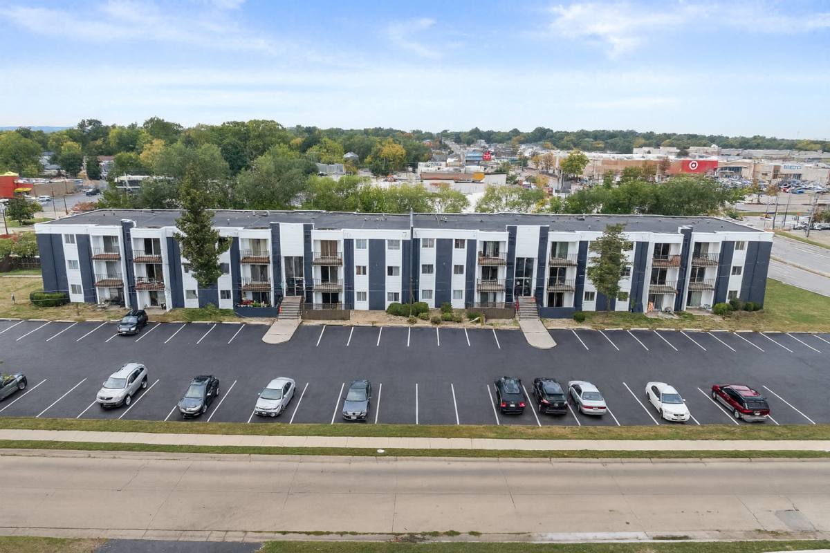 Apartment for rent at Crossroad, 3710-3720 57th St, Des Moines, IA 50310