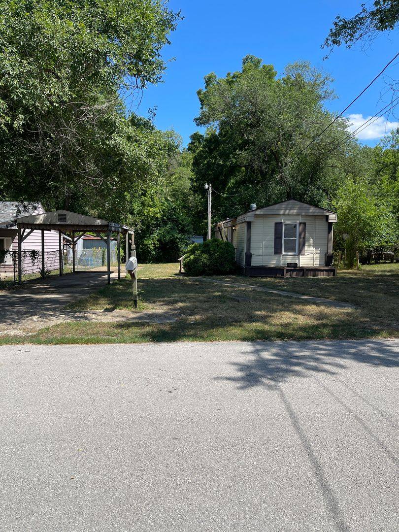 House for rent at 705 Pike St, Waynesville, MO 65583
