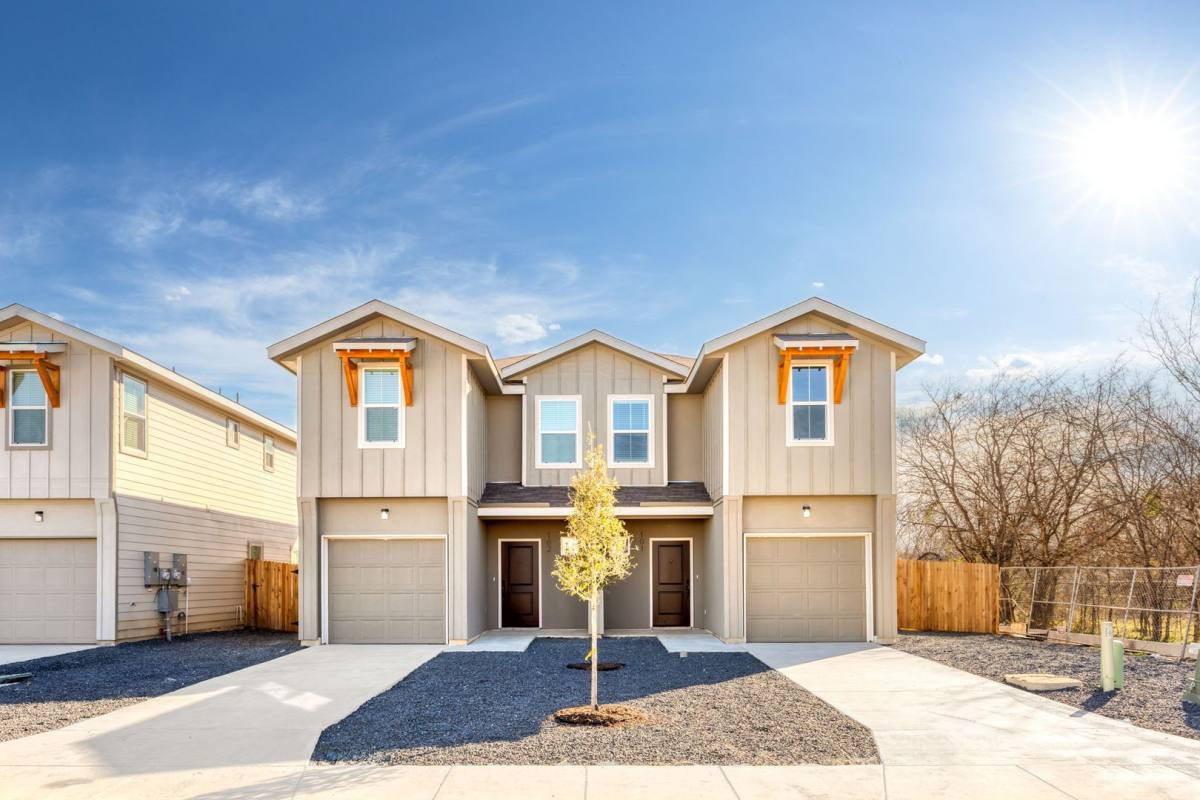 Townhouse for rent at 822 Soria Place, San Antonio, TX 78223