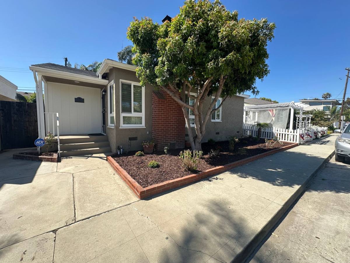 House for rent at 225 San Marco Dr, Long Beach, CA 90803