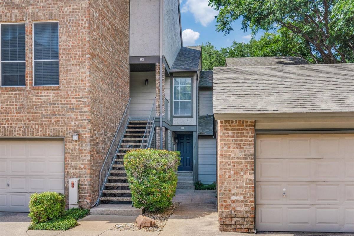 Condo for rent at 4067 Beltway Dr, Addison, TX 75001
