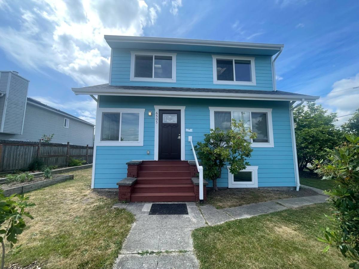 House for rent at 6505 33rd Ave S, Seattle, WA 98118