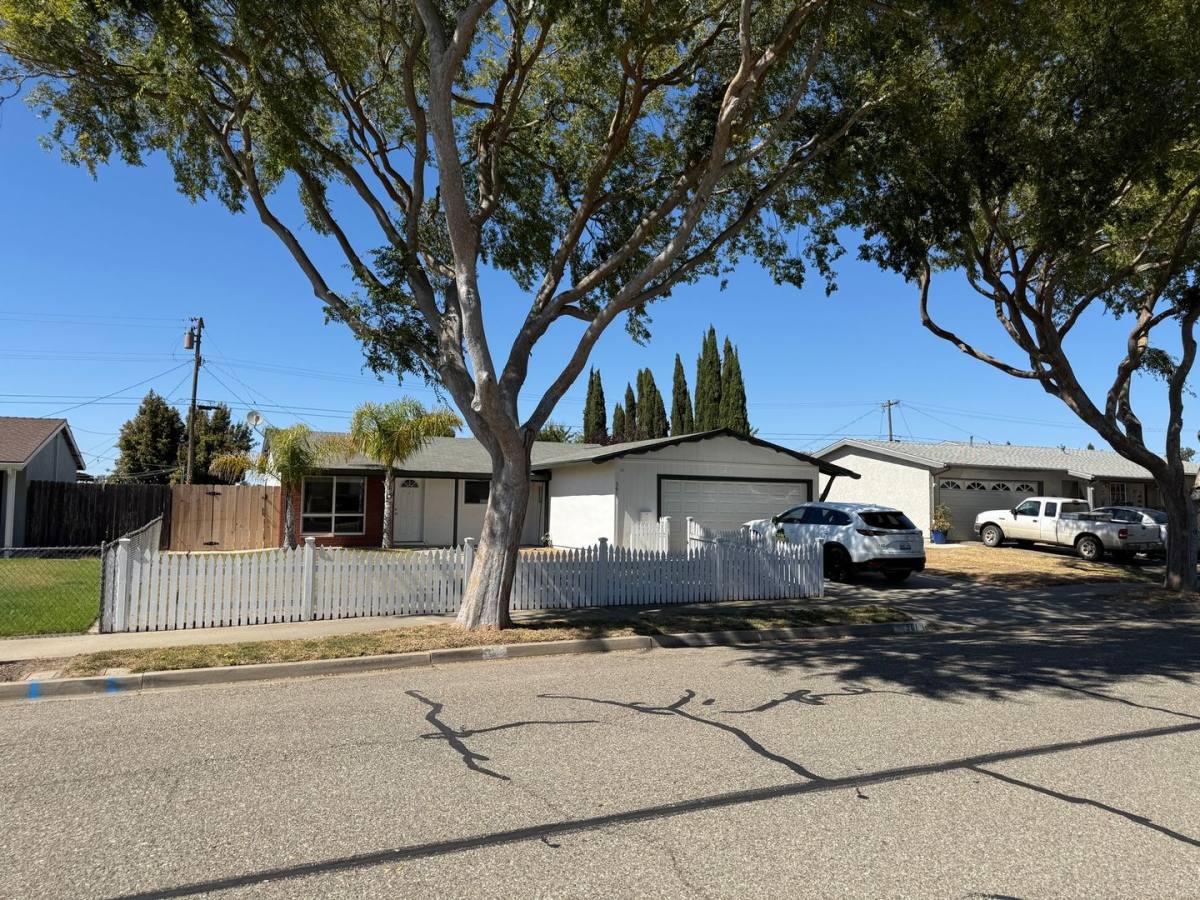 House for rent at 361 Valley View Dr, Santa Maria, CA 93455
