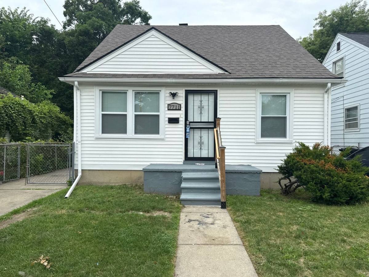 House for rent at 7711 Greenview Ave, Detroit, MI 48228