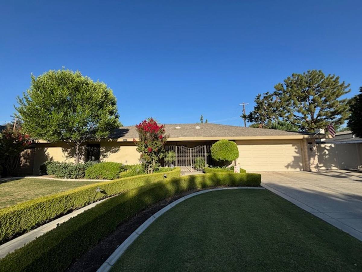House for rent at 209 El Rio Dr, Bakersfield, CA 93309