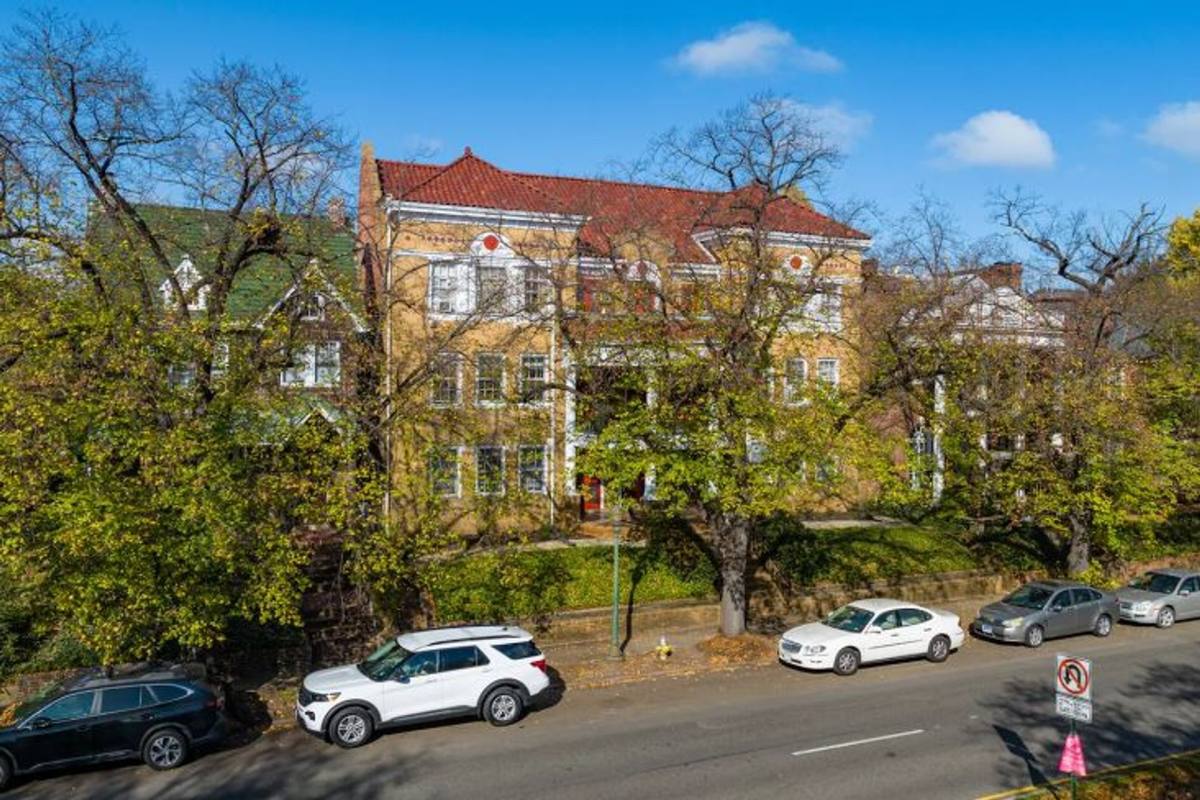 Apartment for rent at 215-218 S Arthur Ashe Blvd, Richmond, VA 23220