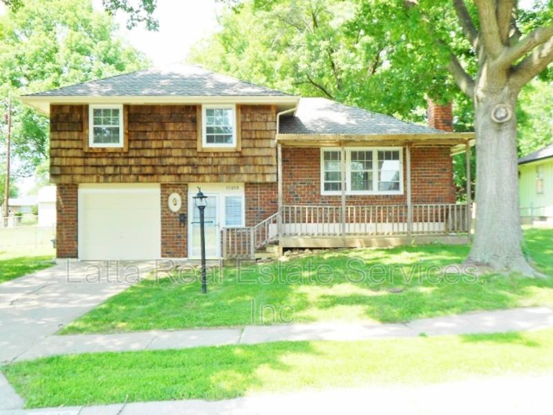 House for rent at 15810 E 44th Terrace S, Independence, MO 64055