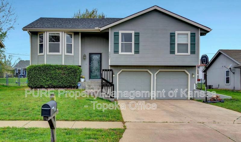 House for rent at 2407 SW Romar Rd, Topeka, KS 66614