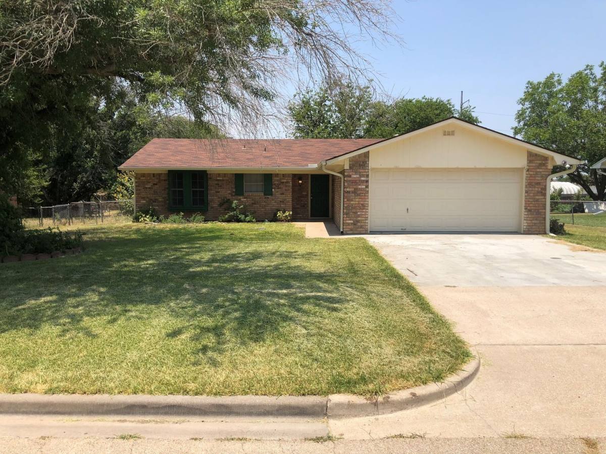 House for rent at 809 Rosedale Dr, Hewitt, TX 76643
